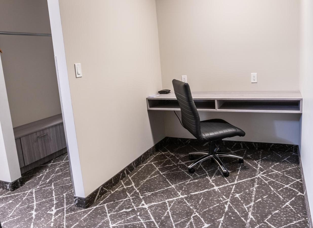 Microtel Inn & Suites By Wyndham Lloydminster Εξωτερικό φωτογραφία