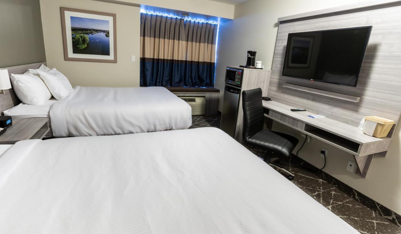 Microtel Inn & Suites By Wyndham Lloydminster Εξωτερικό φωτογραφία