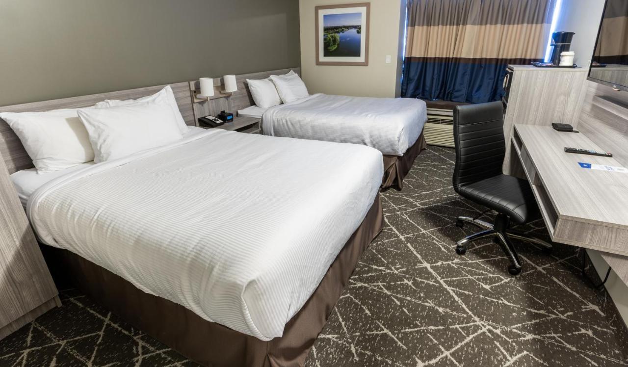 Microtel Inn & Suites By Wyndham Lloydminster Εξωτερικό φωτογραφία