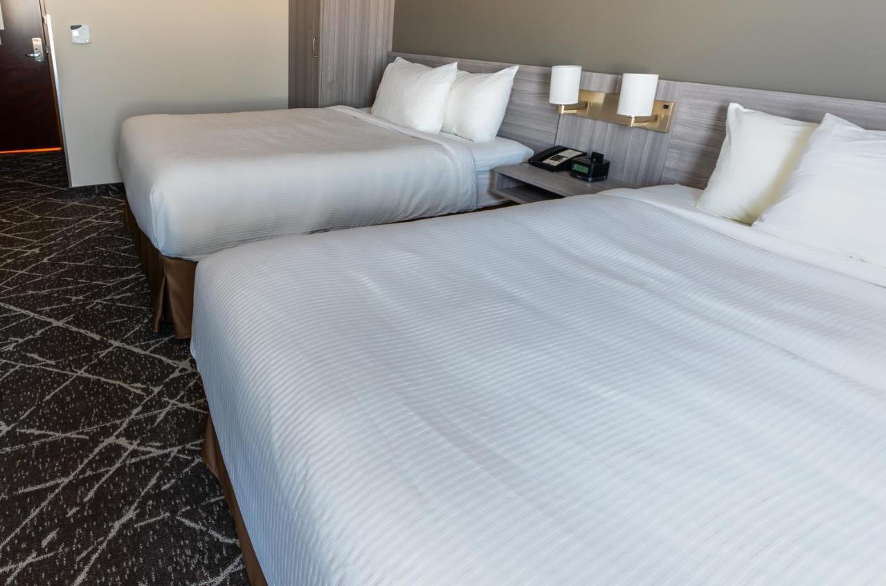 Microtel Inn & Suites By Wyndham Lloydminster Εξωτερικό φωτογραφία