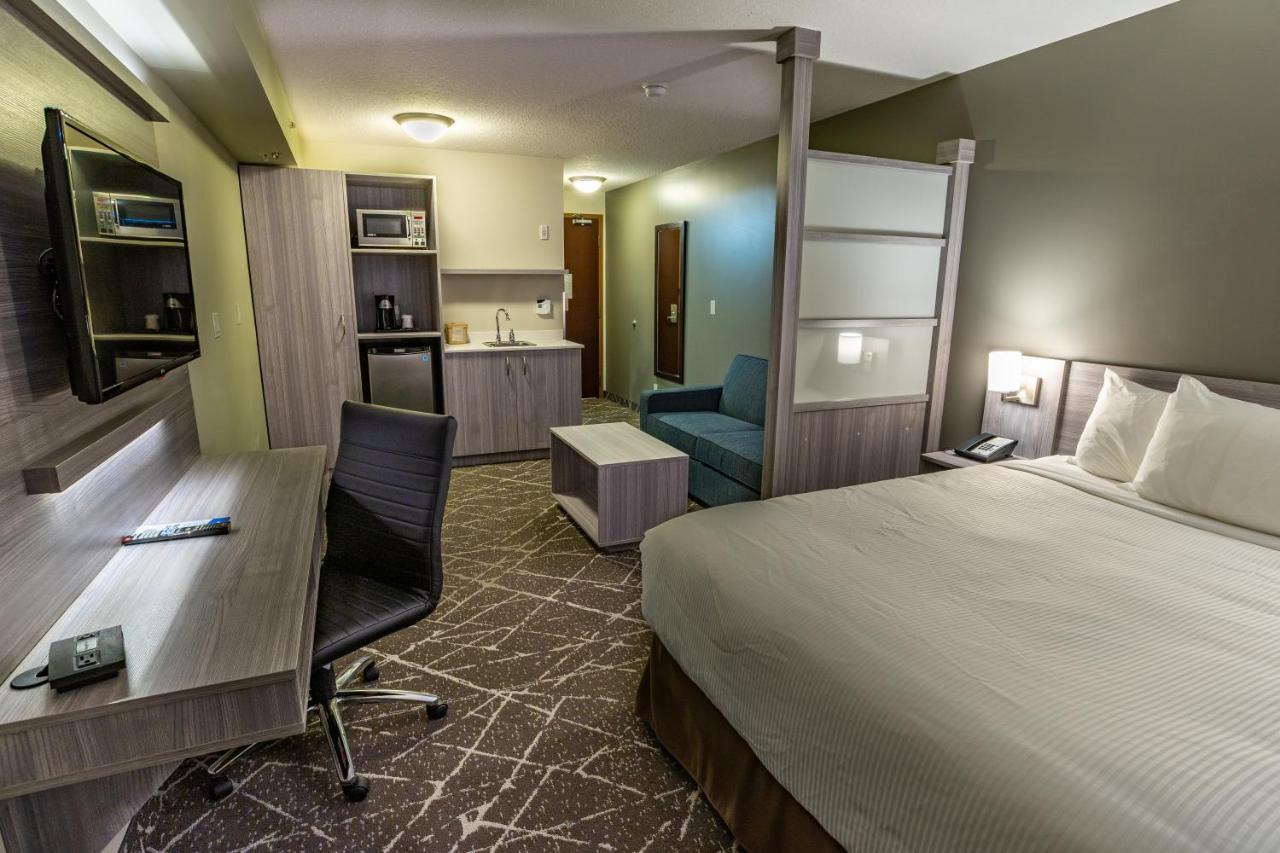 Microtel Inn & Suites By Wyndham Lloydminster Εξωτερικό φωτογραφία