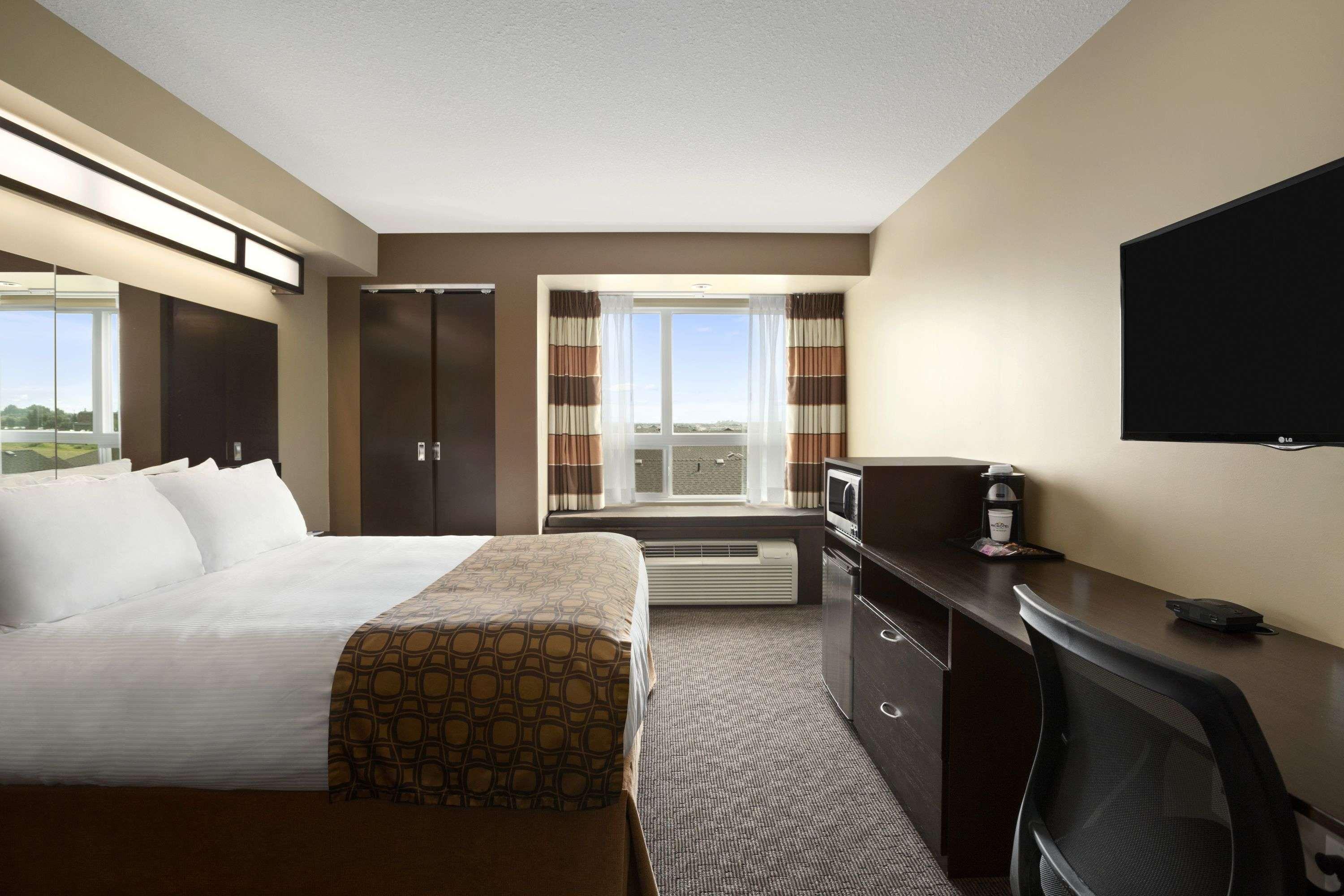 Microtel Inn & Suites By Wyndham Lloydminster Εξωτερικό φωτογραφία