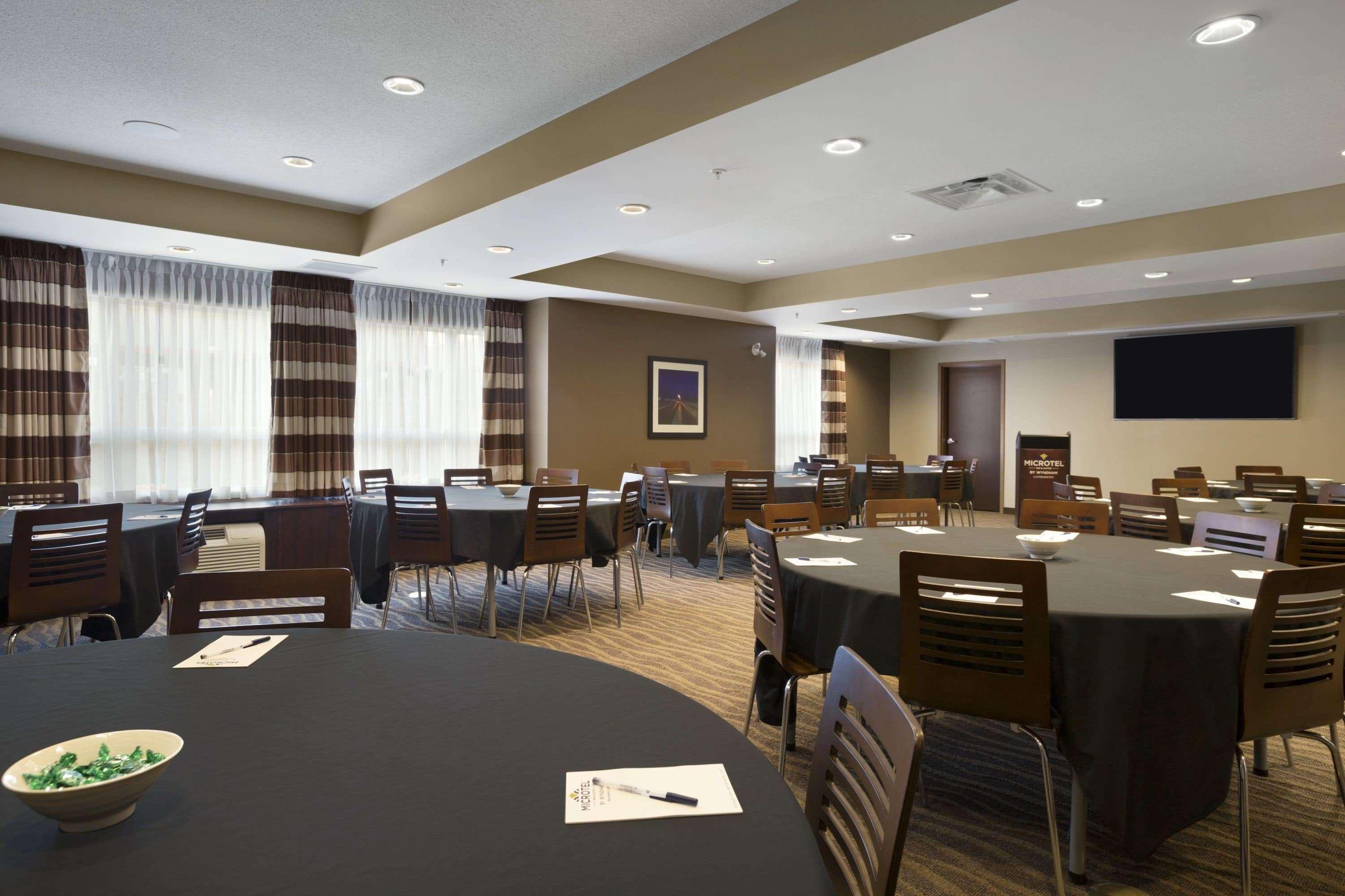 Microtel Inn & Suites By Wyndham Lloydminster Εξωτερικό φωτογραφία