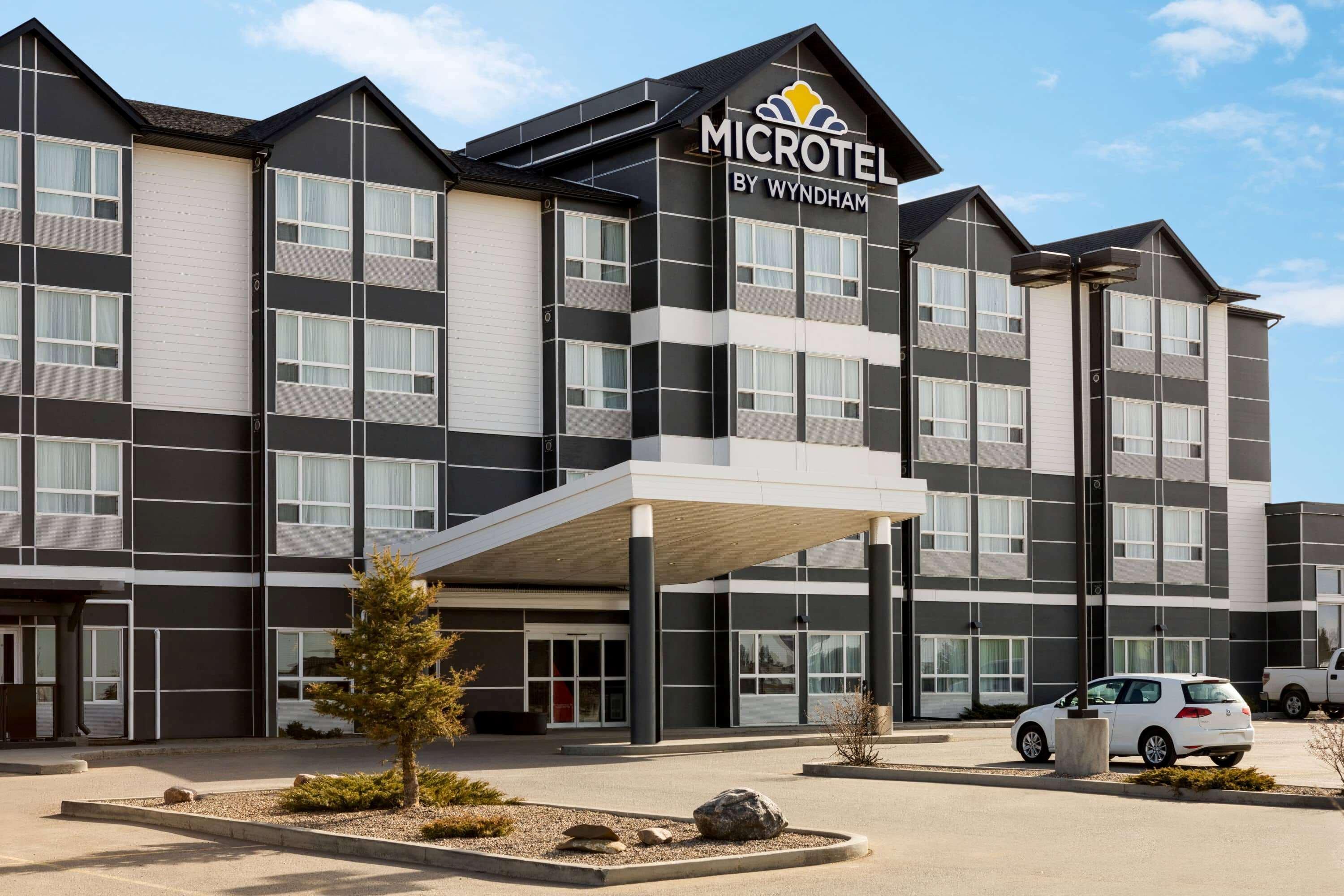 Microtel Inn & Suites By Wyndham Lloydminster Εξωτερικό φωτογραφία