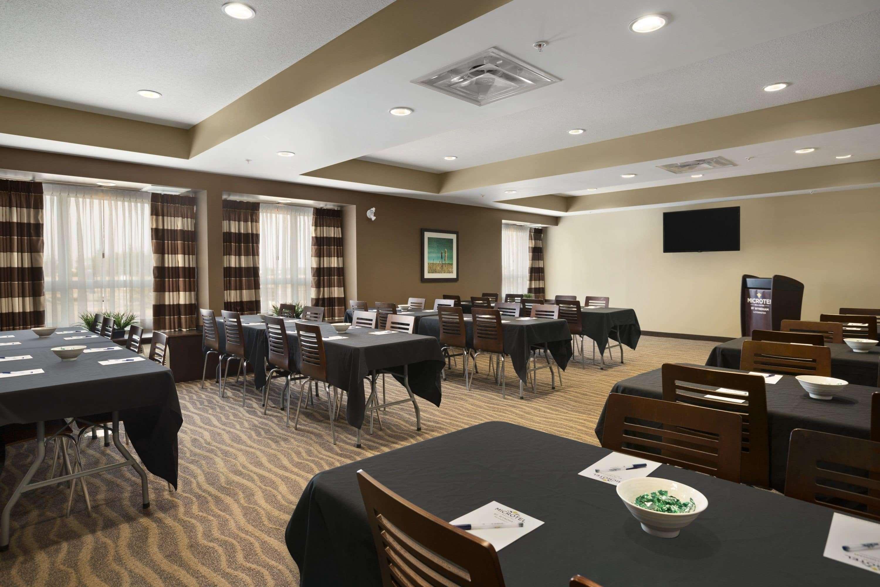 Microtel Inn & Suites By Wyndham Lloydminster Εξωτερικό φωτογραφία